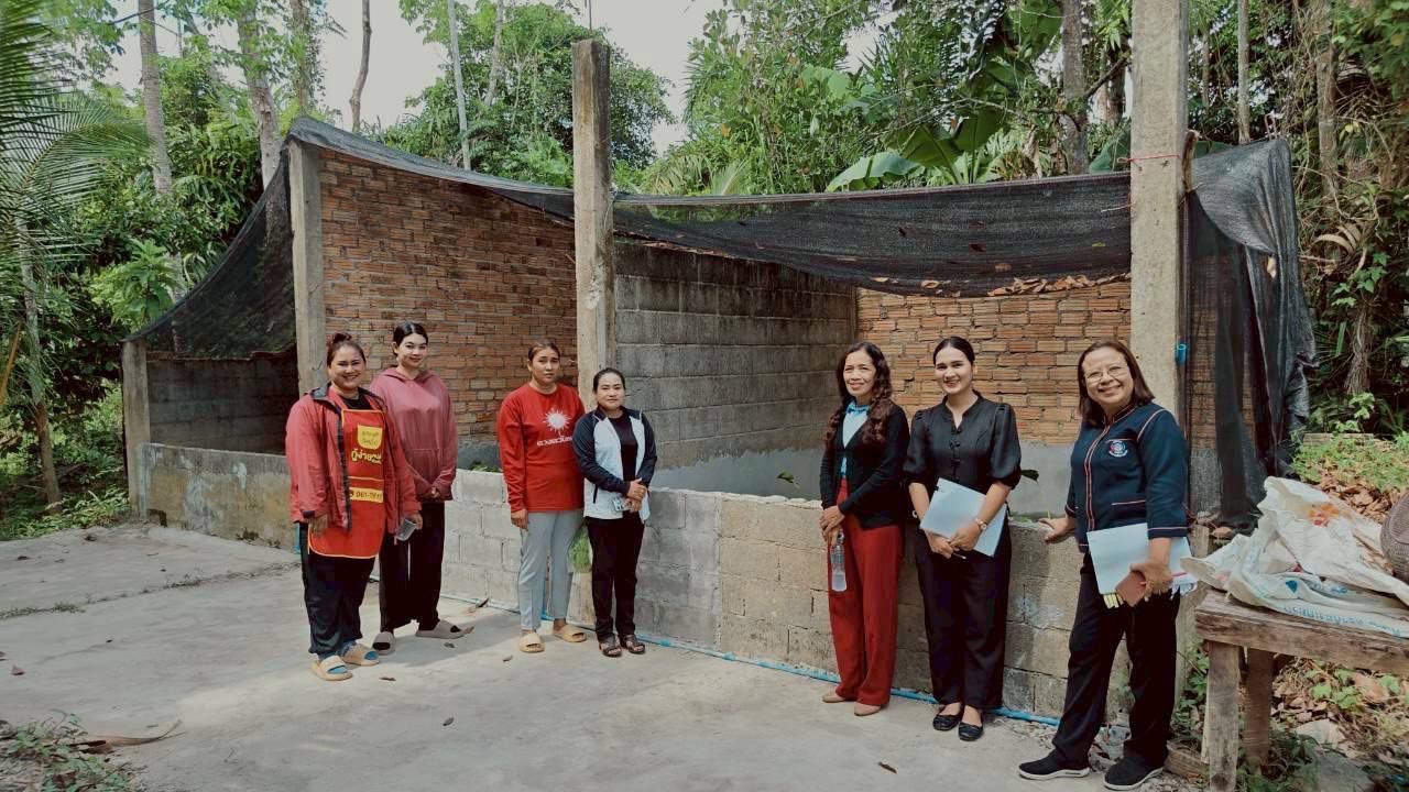 พช.เมืองพัทลุง ติดตามการดำเนินงานกองทุนพัฒนาบทบาทสตรีตำบลนาโหนด