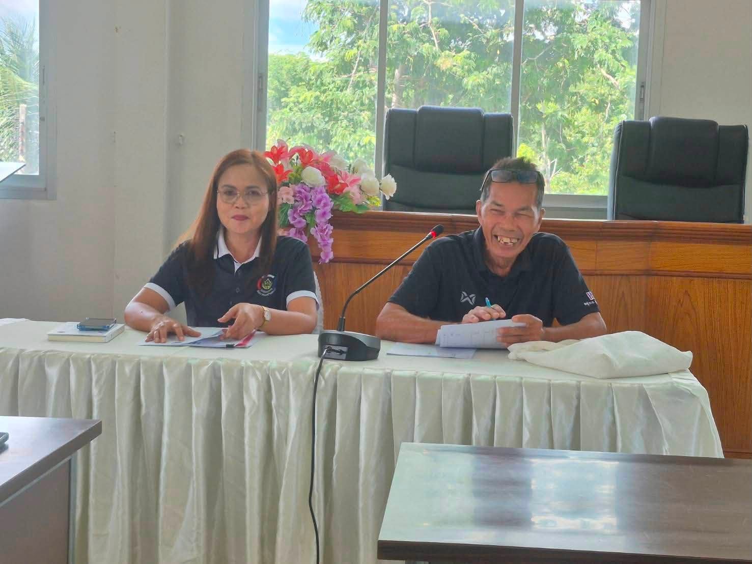 พช.เมืองพัทลุง ลงพื้นที่ประชุมเครือข่ายกองทุนหมู่บ้านตำบลควนมะพร้าว โครงการ"ไทยช่วยไทย เพิ่มทุน ดอกเบี้ยคนละครึ่ง"
