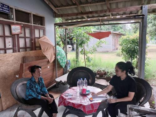  พช.เมืองพัทลุง ลงพื้นที่ติดตามครัวเรือนตกเกณฑ์ตัวชี้วัด จปฐ.