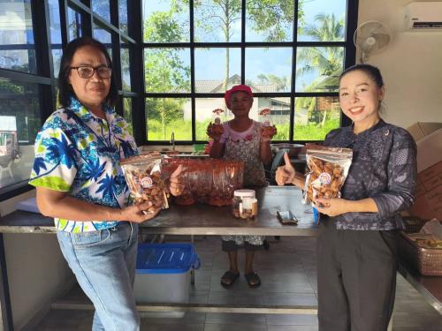 พช.เมืองพัทลุง ลุยพื้นที่ประสาน OTOP เข้า Shopee